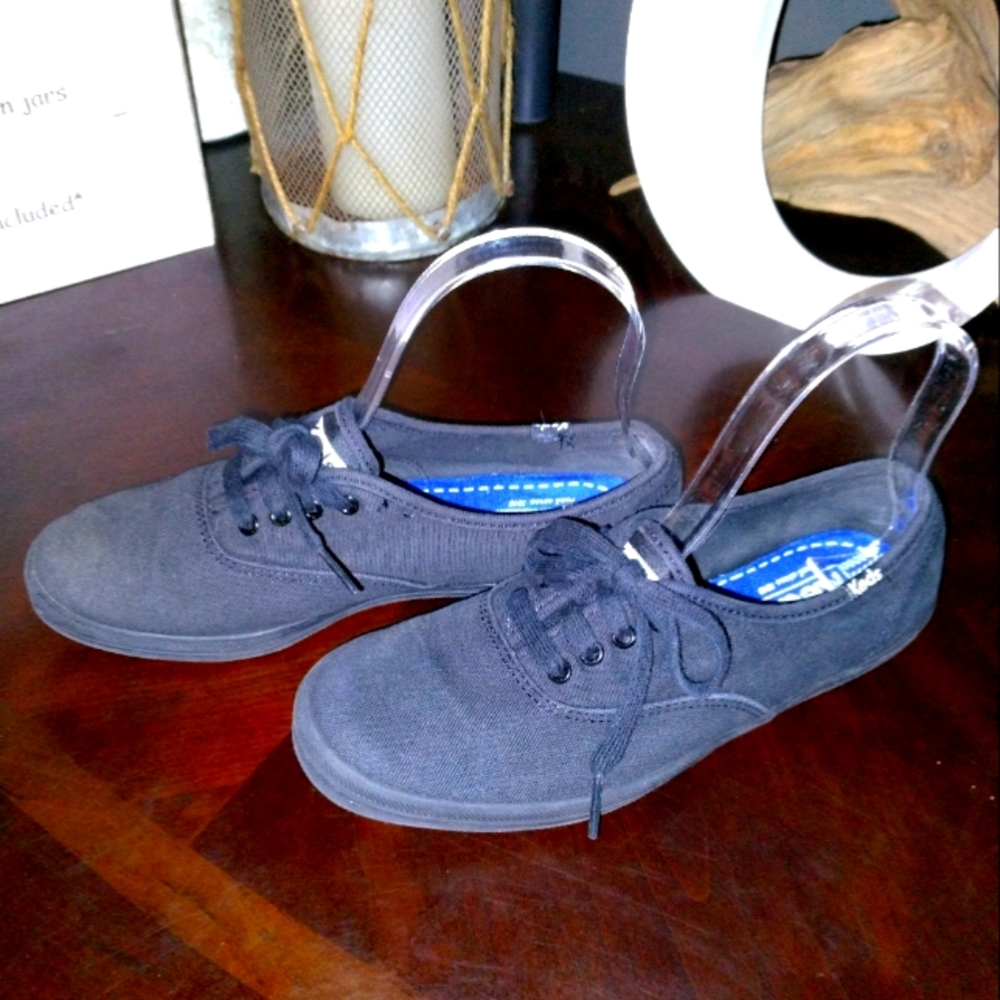 Keds original style!  Black Size 6.5.  EUC!